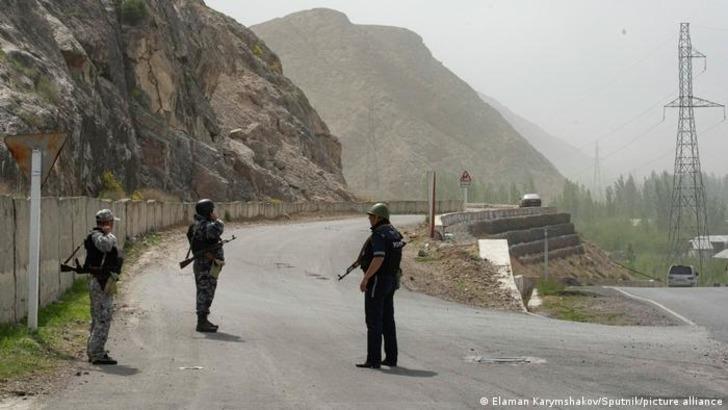 Özbek güvenlik güçleri Kırgızistan sınırında ateş açtı: Üç ölü