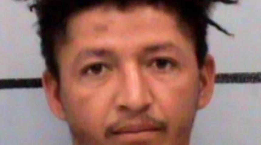 Sevgilisini ve 7 yaşındaki kızını yatakta çıplak yakalayan annenin intikamı acı oldu! Erkek arkadaşını arabayla ezdi