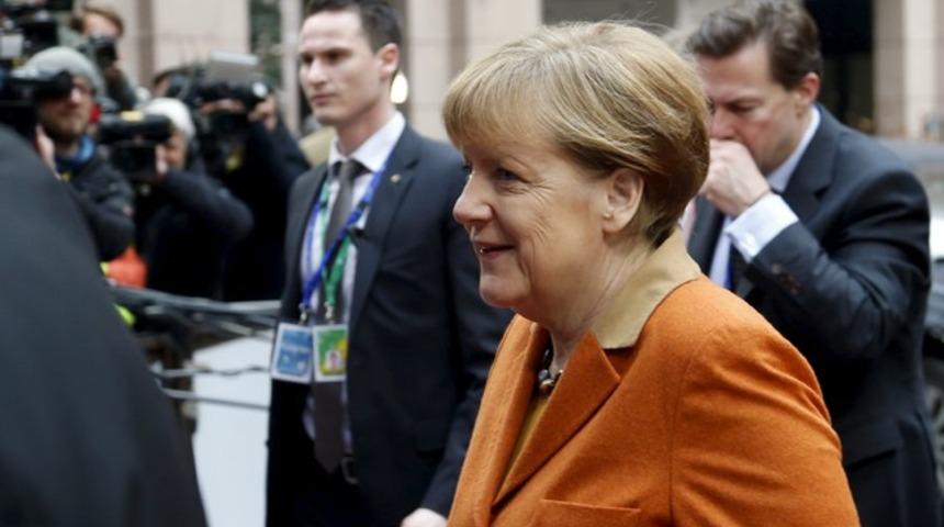 Avrupa'da Türkiye ile göçmen zirvesinin yankıları