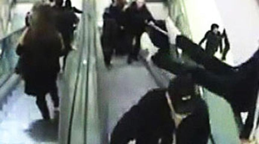 AVM'de ölümcül oyun!