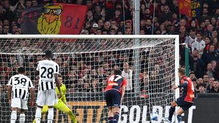 Juventus, Genoa karşısında son dakikalarda gelen gollerle yıkıldı