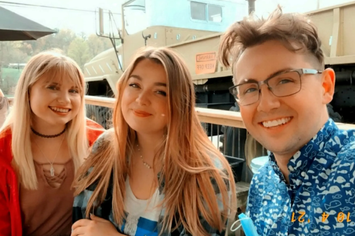 Üçlü ilişkileri sosyal medyanın gündemine oturdu! “Sıra belirliyoruz” G2