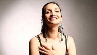 Almanya'nın ilk Türk kadın komedyeni