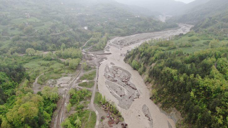 Köydekiler korkudan evlerine giremiyorlar: Sadece helikopterle gidilebiliyor G1