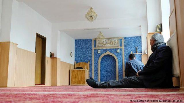 Fransa'da Türk camisine saldırıya kınama