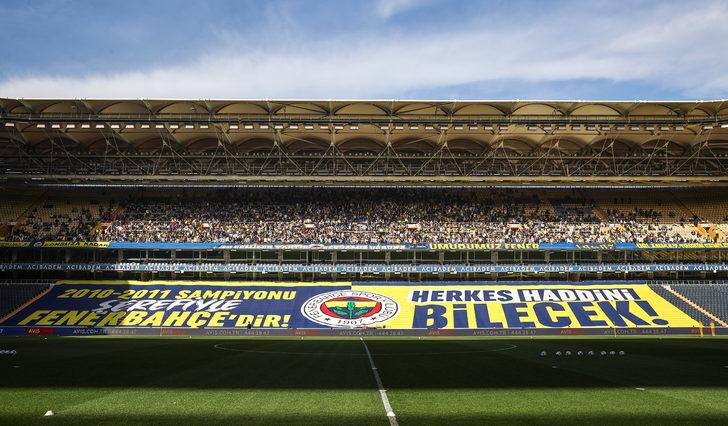 Son dakika: Fenerbahçe'nin taraftara açık antrenmanında olay! 2010/11 sezonu kupası... G1