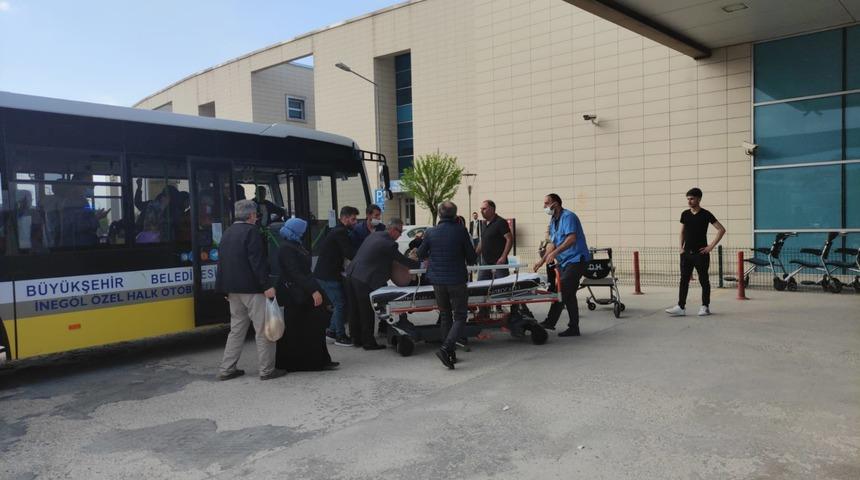 Güzergahını değiştirdi, fenalaşan yolcuyu hastaneye yetiştirdi