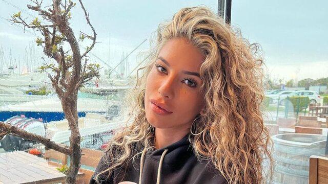 Fenomen İdil Naz Kaluç mini elbiseli pozunu paylaştı! Şeker kız olmuşsun