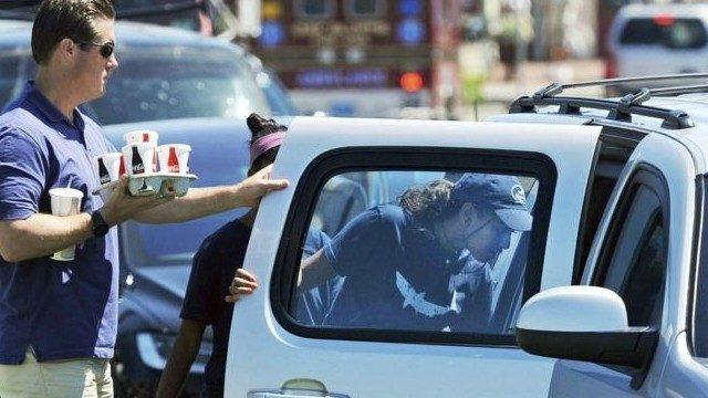 Obama'nın kızı lokantada çalışıyor