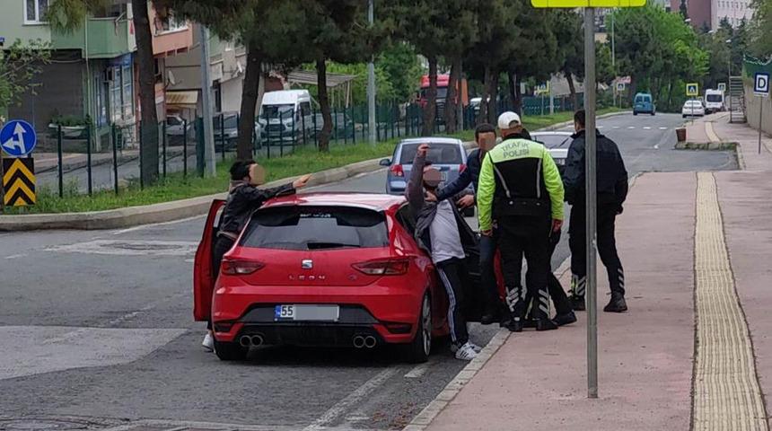 Plakayı gören polis, otomobili durdurdu! Ehliyetine el konulan sürücü ile arbede yaşandı