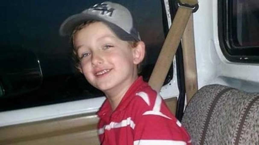 Polis altı yaşındaki çocuğu 5 kurşunla vurdu