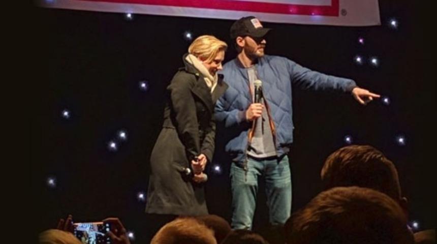 Chris Evans ve Scarlett Johansson Adana'ya geldi