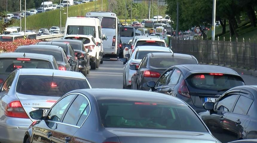İstanbul'da trafik yoğunluğu! Durma noktasına geldi