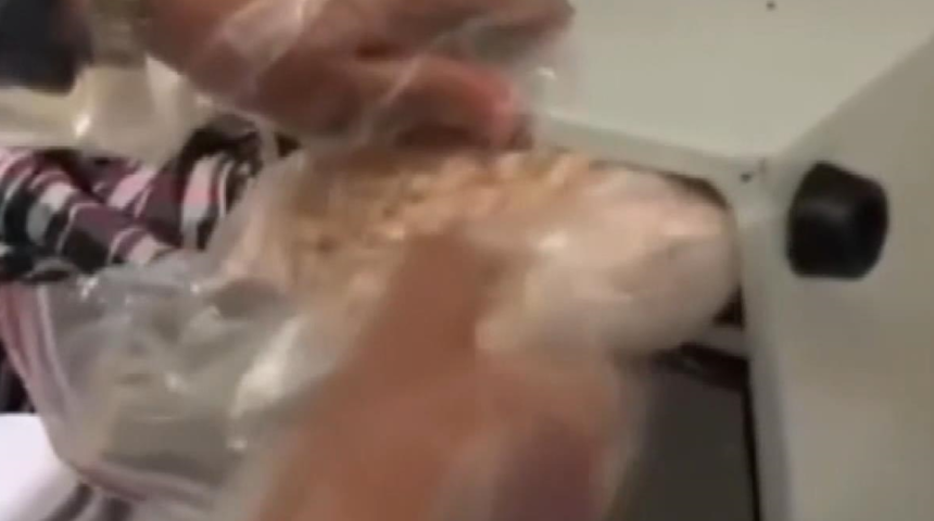 İran uyruklu kişinin evinden çıktı! Binlerce uyuşturucu hapı kızartma makinesinde saklamış