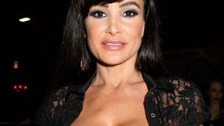 Eski cinsel içerikli film yıldızı Lisa Ann'dan Elon Musk'a çağrı: Harekete geç...