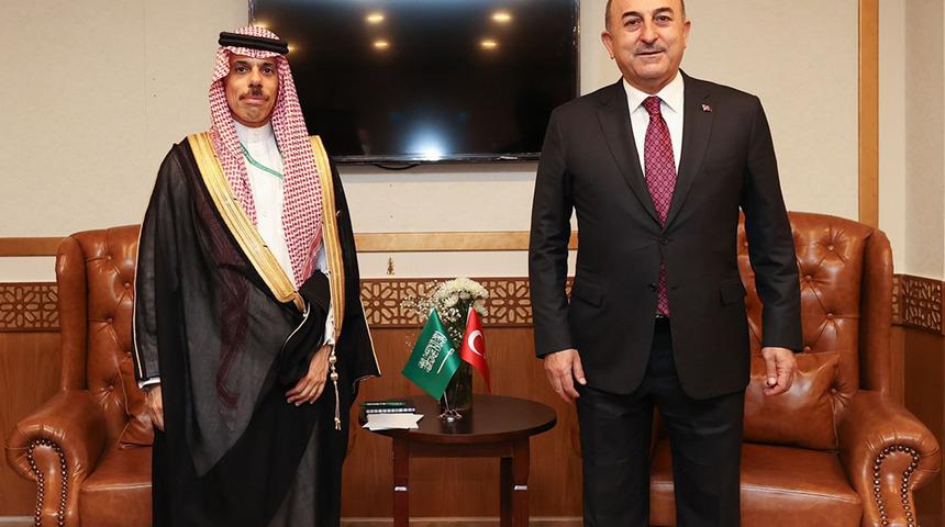 Bakan Çavuşoğlu, Suudi mevkidaşı bin Farhan ile görüştü