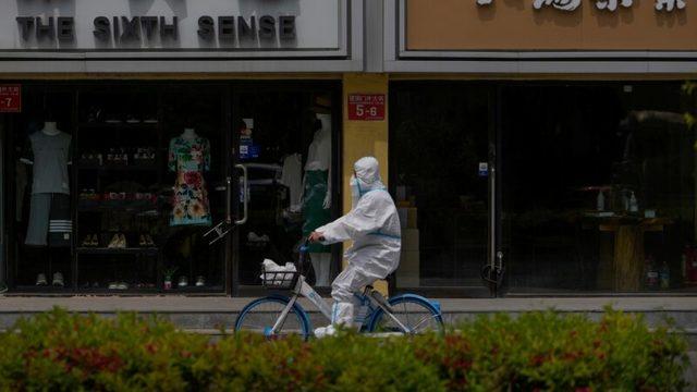 Çin'in En Büyük İki Kenti Sıkı COVID Önlemleri Altında