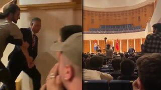 Ümit Özdağ, katıldığı söyleşide öğrenciler tarafından protesto edildi