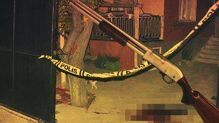 Ev sahibi ile kiracı arasında silahlı kavga! Hayatını kaybetti...