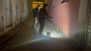 Şanlıurfa'da sokakta doğum yaptı, bebeğini poşete koyarak bıraktı!