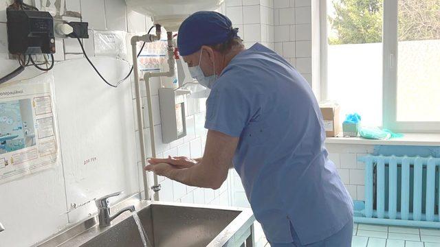 Ukrayna da hayat kurtaran Suriyeli doktor:  Savaş alanında değilseniz, b&ouml;yle yaraları asla g&ouml;rmezsiniz  4