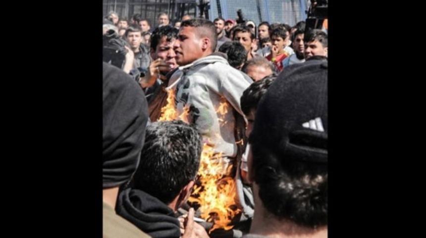 Suriyeli sığınmacı kameralar önünde kendini ateşe verdi