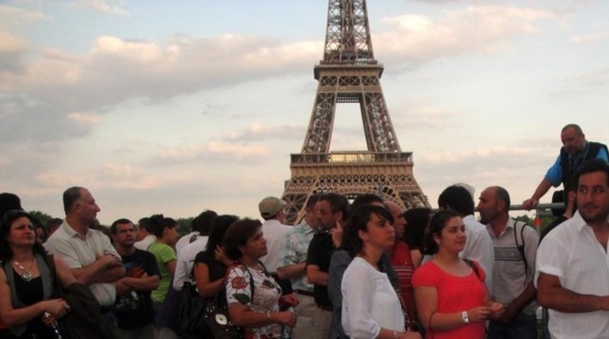 Paris'teki katliamın ardından Türklere kritik uyarı