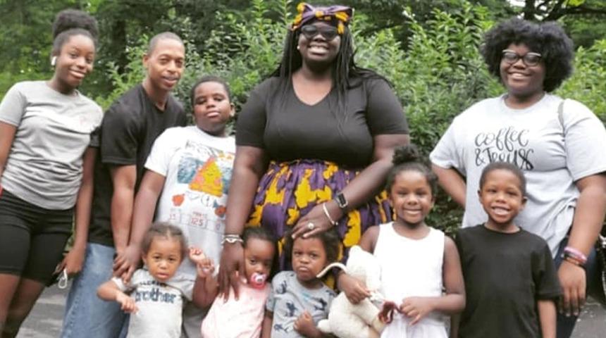 7 kere hamile kaldı 3'ünde ikiz doğurdu! Şimdi tam 10 çocuk annesi