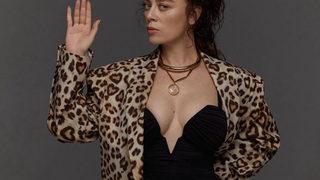 Demet Evgar karnına kına yaptı! Anneliğe geçiş kutlaması olay oldu