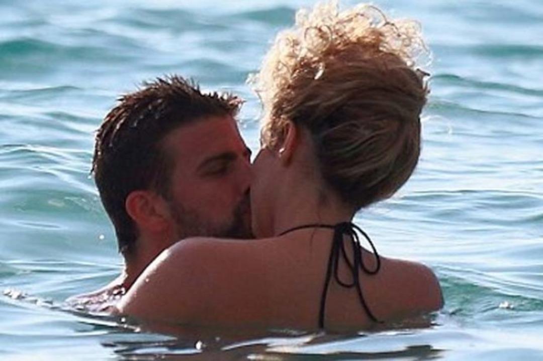 Pique ve Shakira'nın Havai hatırası
