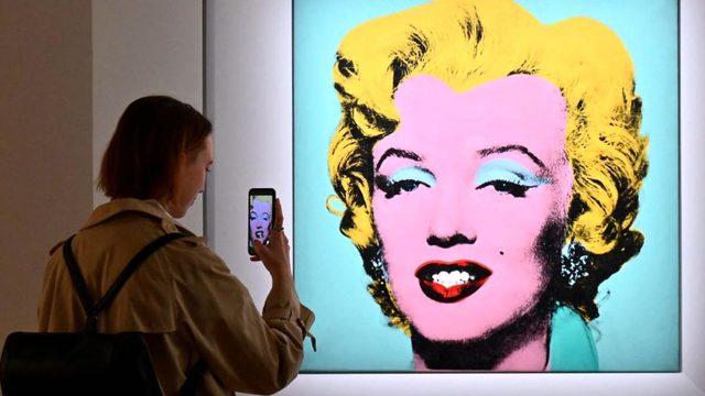 Andy Warhol kimdir? Andy Warhol'un Marilyn Monroe portresi kaça satıldı? Marilyn Monroe portresi ne zaman yapıldı?