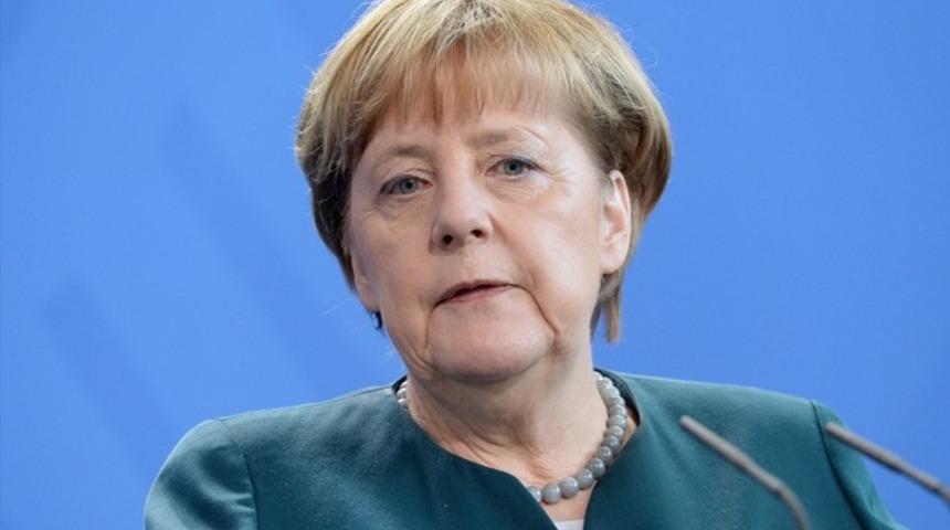 Merkel'den Beşiktaş'taki saldırıyla ilgili a&ccedil;ıklama