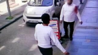 İki yabancı uyruklunun makaslı kavgası kameralara yansıdı