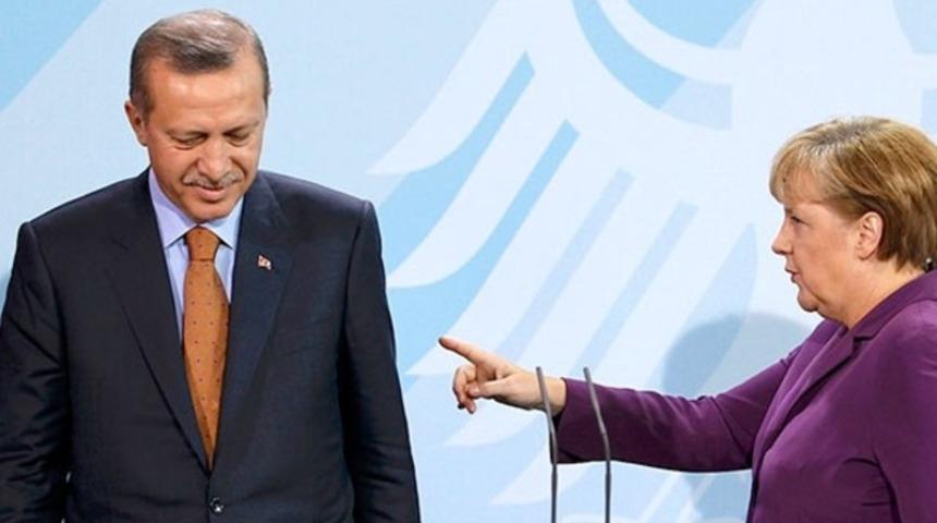Erdoğan, Merkel ile görüştü