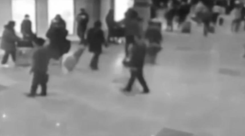 Brüksel'de patlama anı görüntülendi