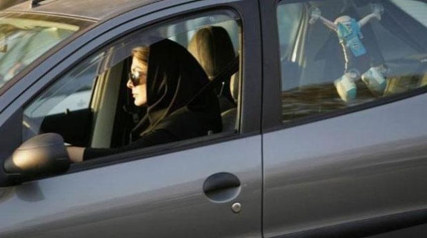 İran'da kadın şoförlere ceza yolda!