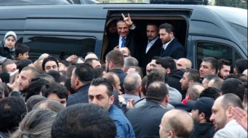 Engelli karatecilerin turnuvasında Sedat Peker izdihamı