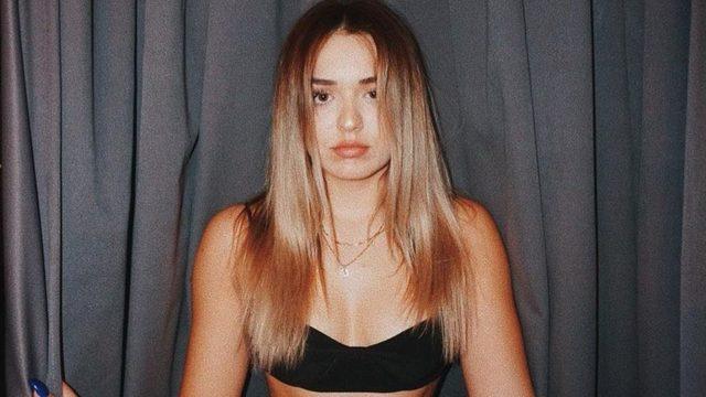 Şarkıcı Elanur'dan sevgilisiyle dudak dudağa poz! Hayallerim yıkıldı