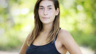 Eski Survivor yarışmacısı Berna Canbeldek mini şortlu poz verdi! 