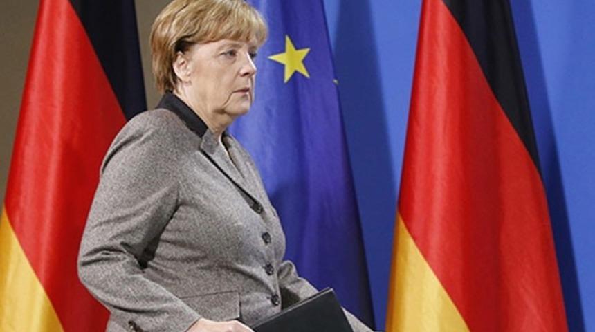 Merkel'den Putin'e: Kan dökülmesini önlemek için geç değil