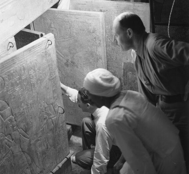 Çocuk firavun Tutankamon un mezarı böyle keşfedilmiş! İşte 10 yıl süren kazıda ismi anılmayan kahramanlar 5