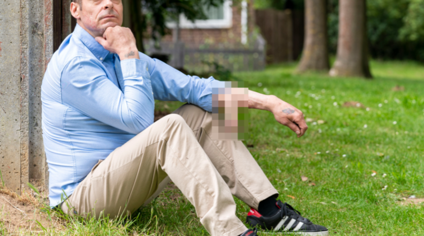 Penisi yıllardır kolunda olan adam, operasyonundan sonra flört uygulamasına katıldığını söyledi! “Aşka hazırım”