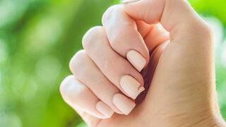 Bu yöntemi hiç duymamıştınız! Kırılan tırnakları anında eski haline getiriyor 