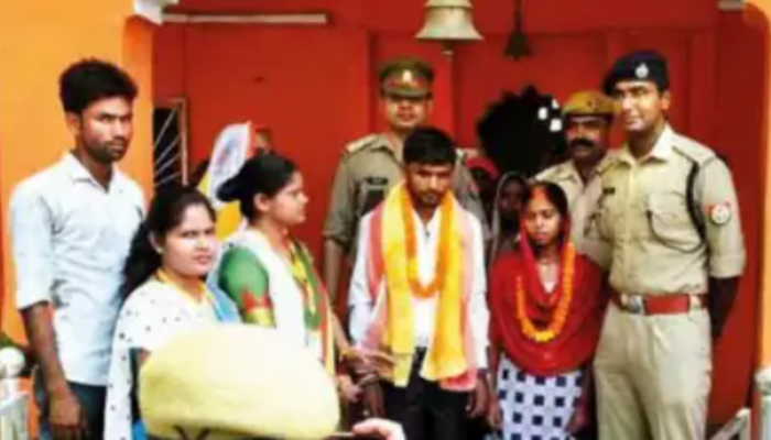 Hindistan’da sevgilisinin evlenmekten vazgeçtiğini söyleyen kadın polise şikayet etti! Karakolda düğün yaptılar