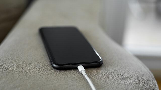 Son anketim bunu gösteriyor diyerek paylaştı: İşte USB-C portuna sahip olacak ilk iPhone!