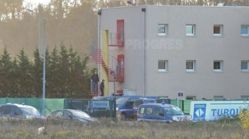 Fransa'da T&uuml;rklerin sahibi olduğu otele baskın