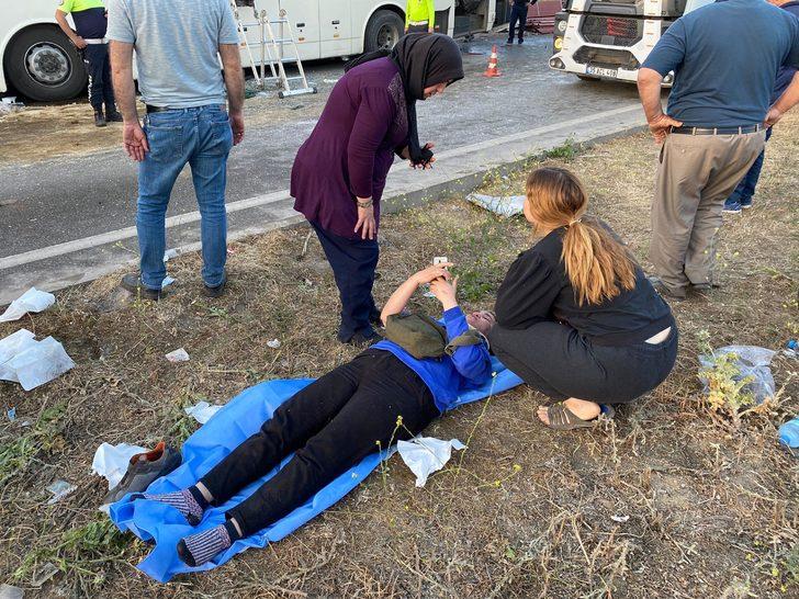 Manisa'da feci kaza! 1 ölü, çok sayıda yaralı... Kamyondaki profiller otobüsün camından içeri girdi G1