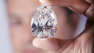 Şimdiye kadar satılan en büyük elmas! Fiyatı dudak uçuklattı
