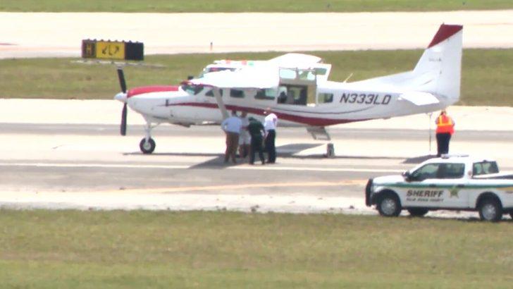 Florida'da pilotu kendinden geçen uçağı, hiç uçuş eğitimi olmayan bir yolcu indirdi
