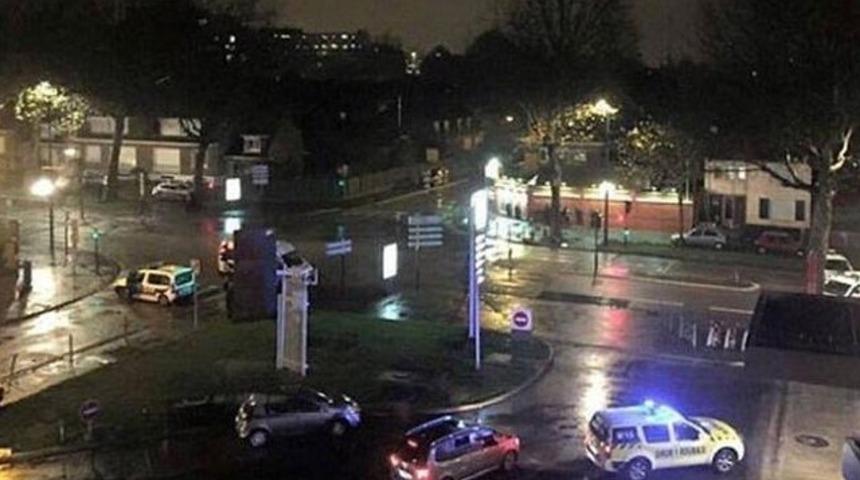 Fransa Bel&ccedil;ika sınırındaki Roubaix'de rehine krizi